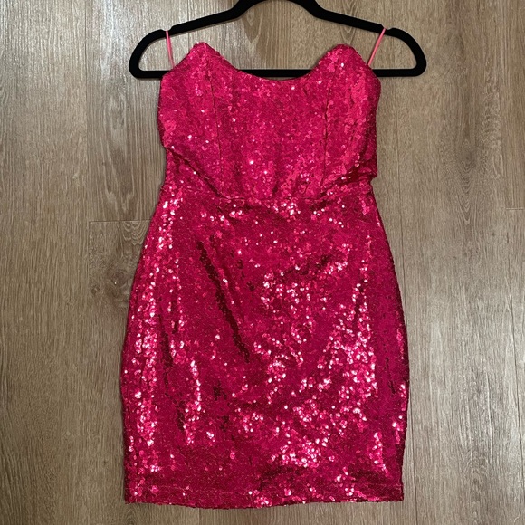 SUPERDOWN Stevie Sweetheart Mini Dress in Pink Sequin Small - Picture 4 of 8